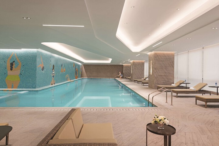 Hotel Pool