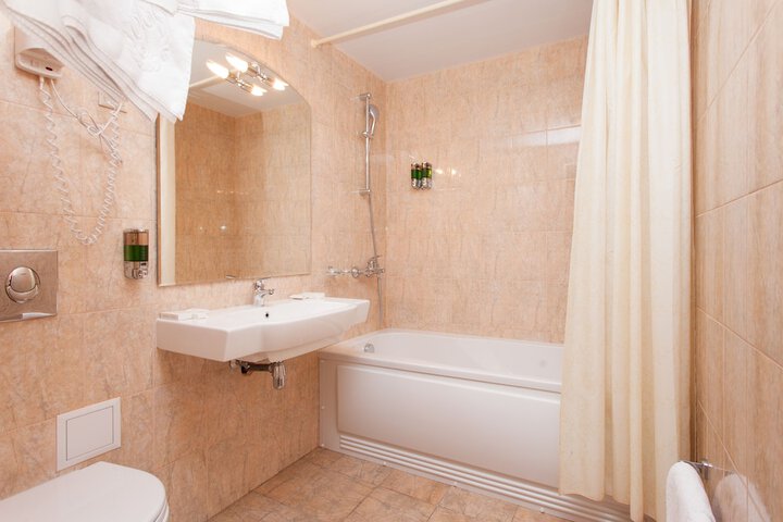 Room 20 of 32