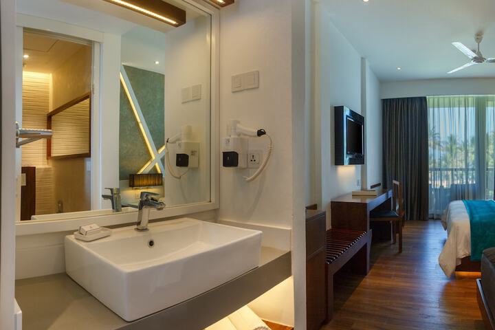 Room 27 of 45
