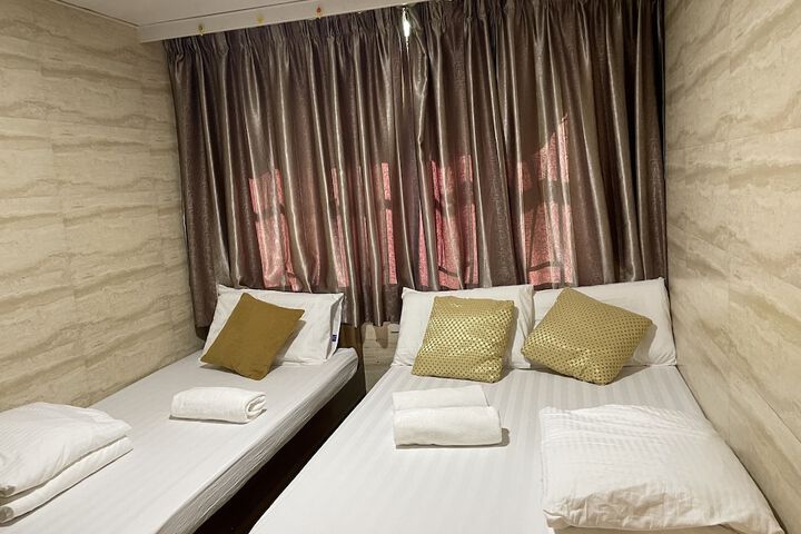 Room 105 of 195