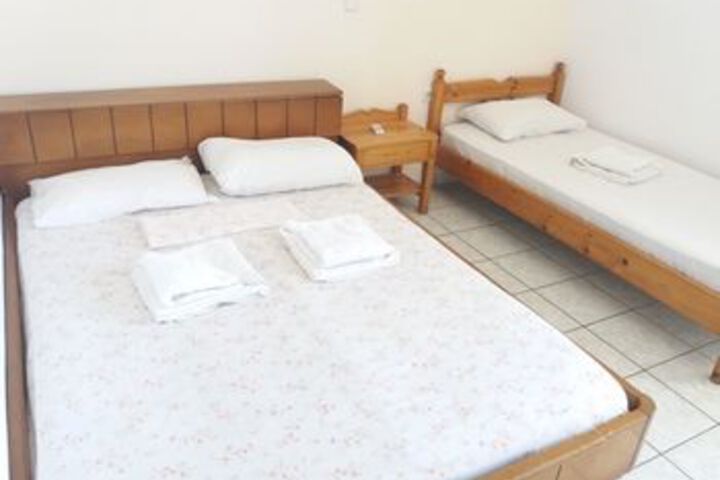 Room 8 of 13