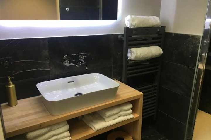 Room 7 of 20
