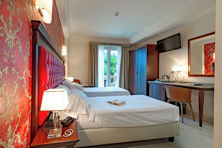 Room 29 of 87