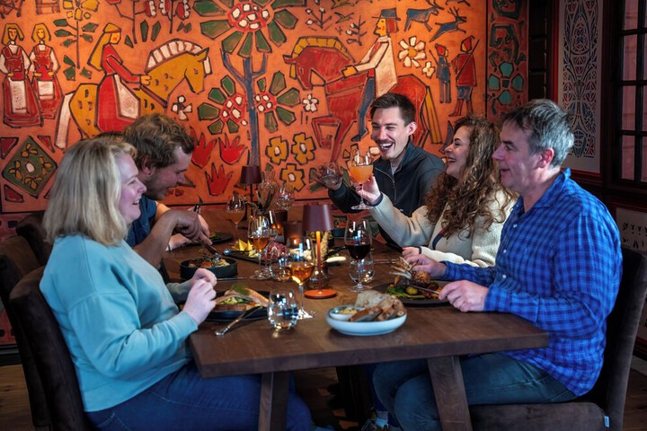 Dining 96 of 107