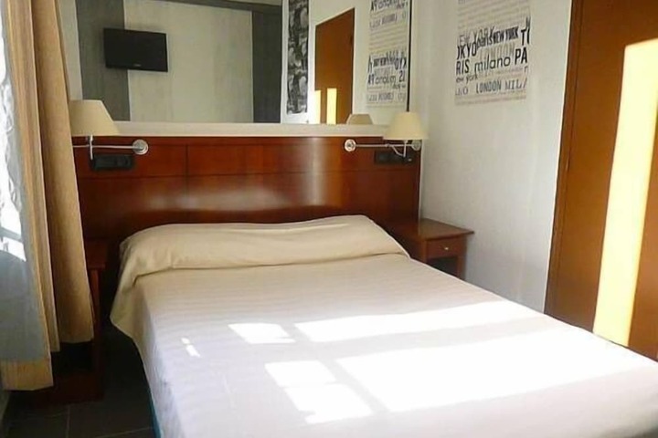 Le Paname Clichy in Clichy