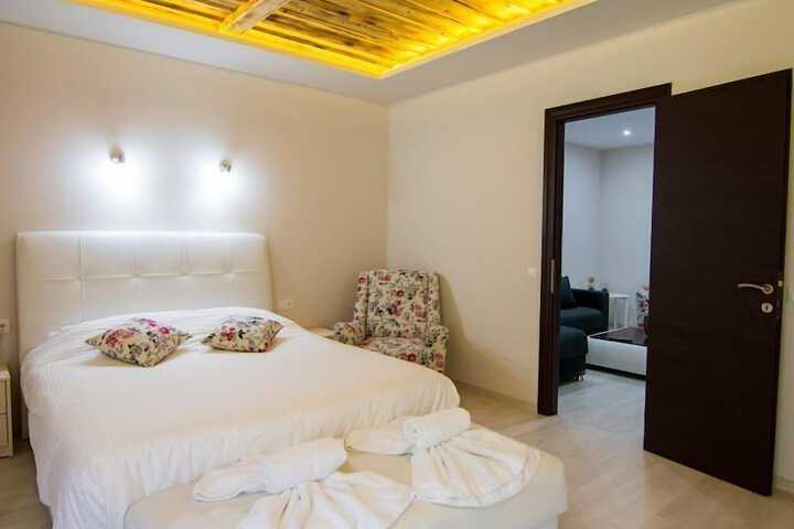 Room 35 of 82