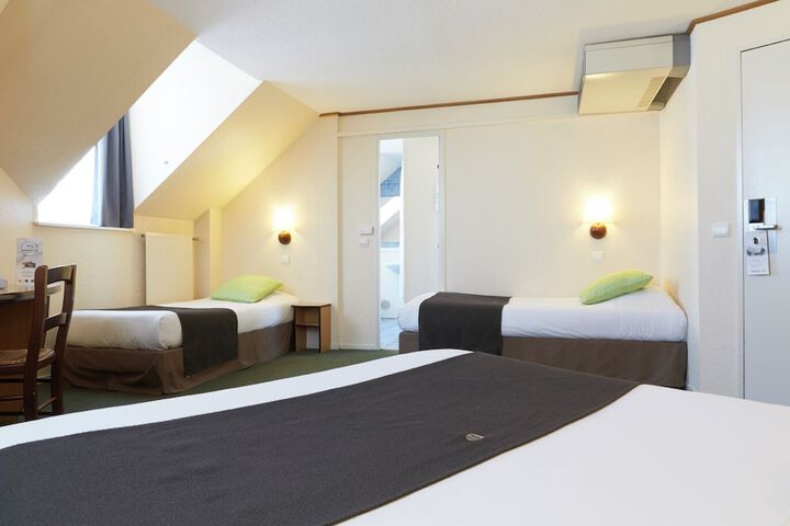 Room 28 of 108