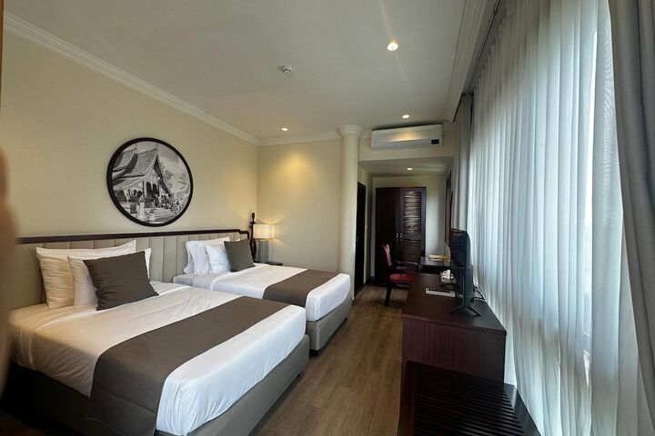 Room 48 of 99
