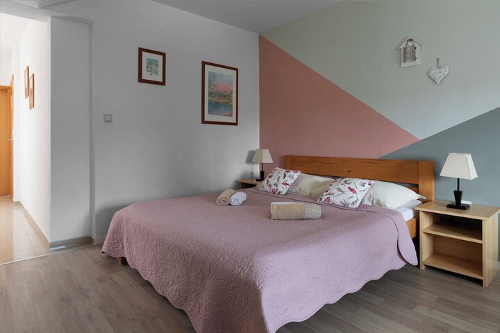 Room 30 of 72