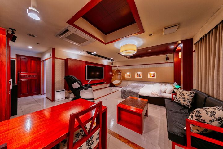 Room 6 of 46
