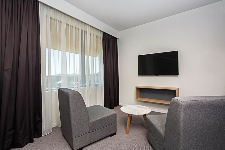 Room 33 of 71