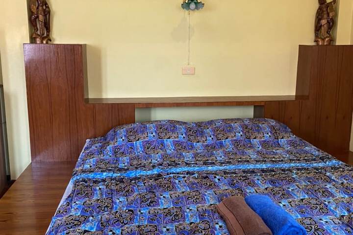 Room 3 of 52
