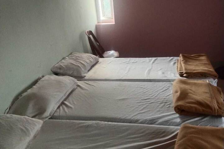 Room 28 of 40