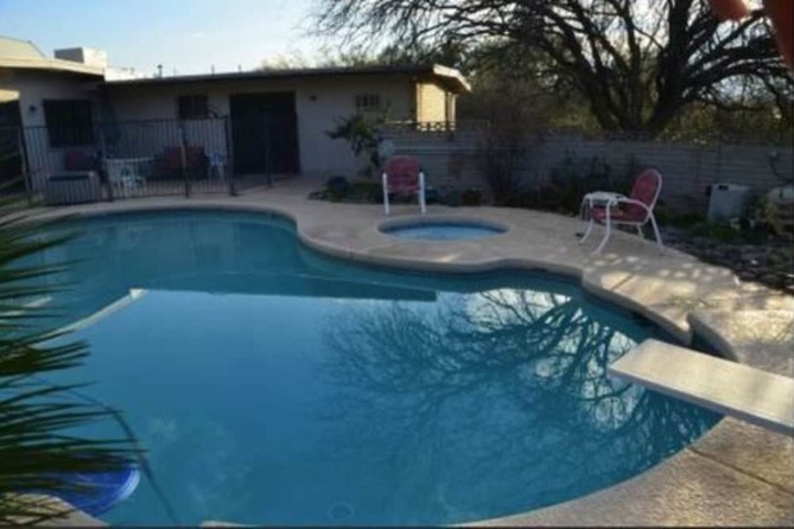 Pool Hotel