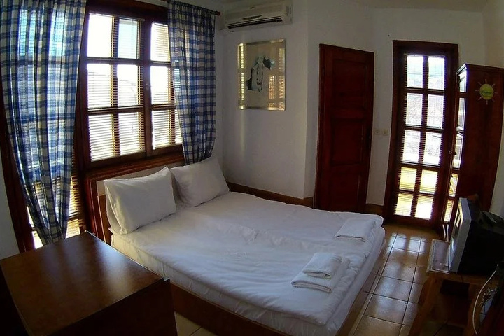 Room 2 of 12