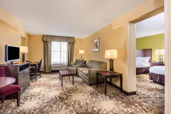 1 Bedroom Suite King Bed (14 of 18)