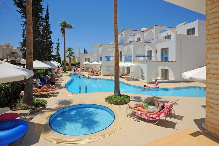 Pools & Facilities