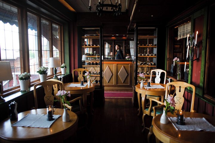 Dining 66 of 96