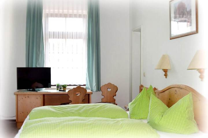 Room 2 of 45