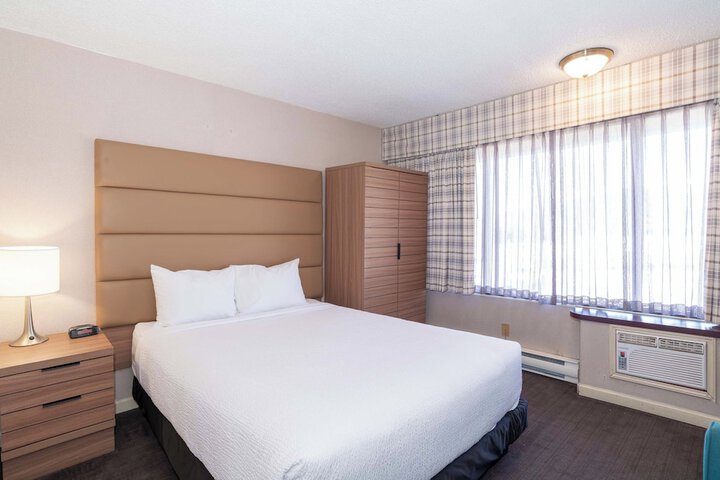 Room 5 of 36