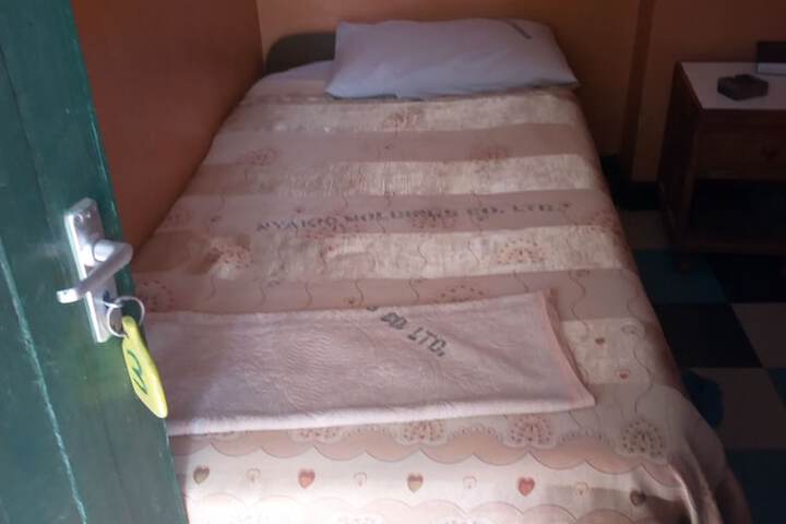 Room 3 of 6
