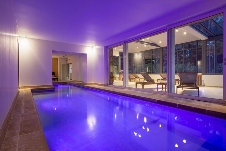 Pool Hotel