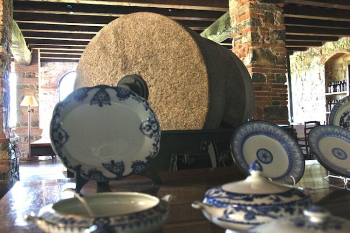 Dining 34 of 65