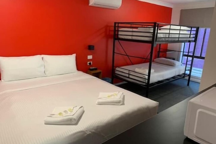 Room 18 of 38