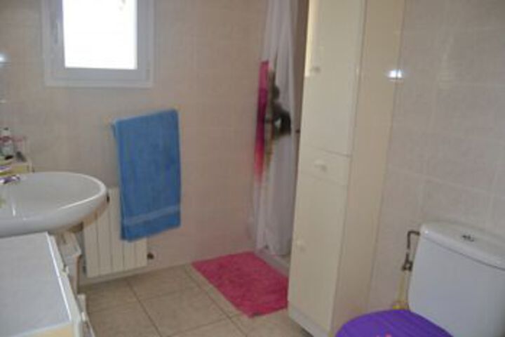 Room 2 of 10