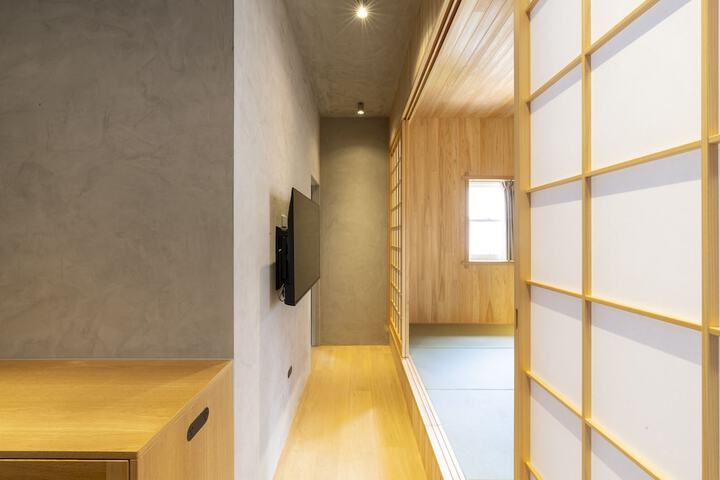 Room 9 of 34