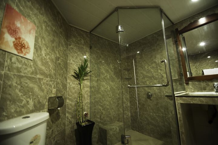 Room 30 of 40