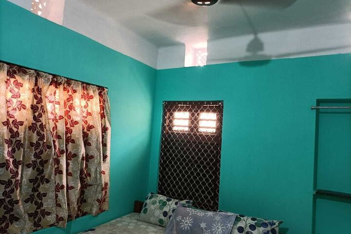 Room 12 of 14