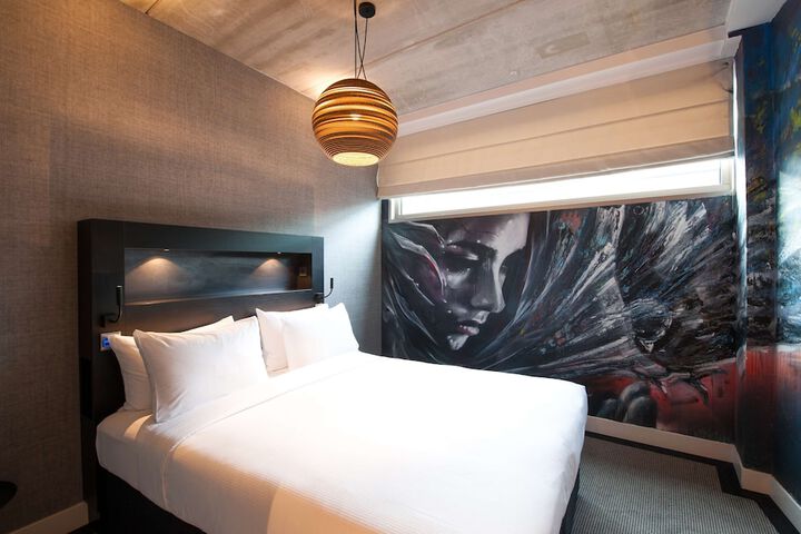 Room 20 of 152
