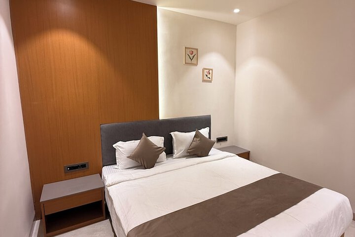 Room 9 of 50