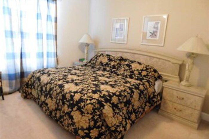 Room 33 of 65