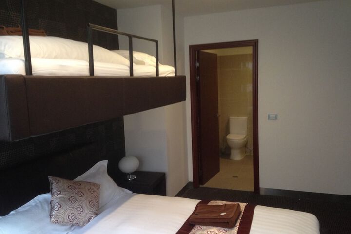 Room 10 of 47