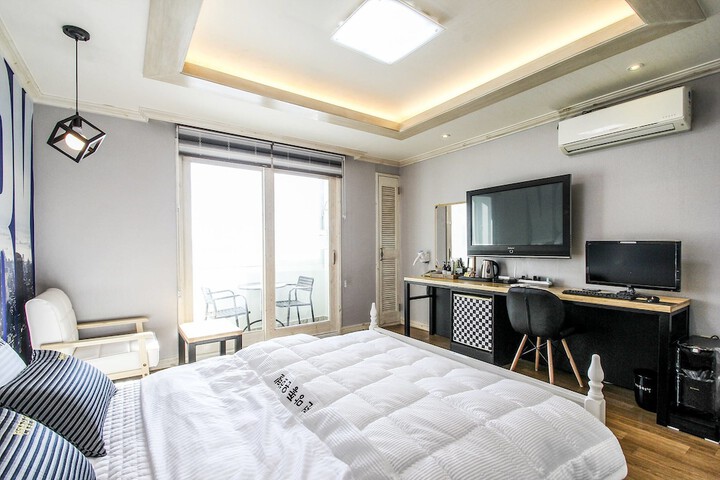 Room 28 of 41