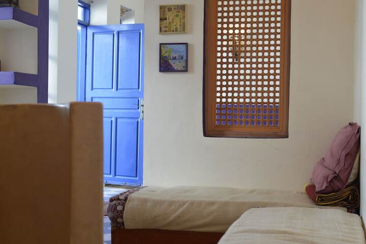 Room 8 of 37