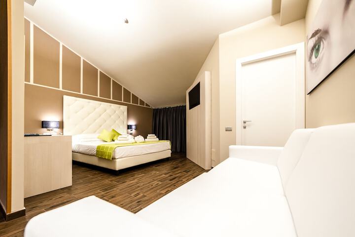 Room 42 of 94