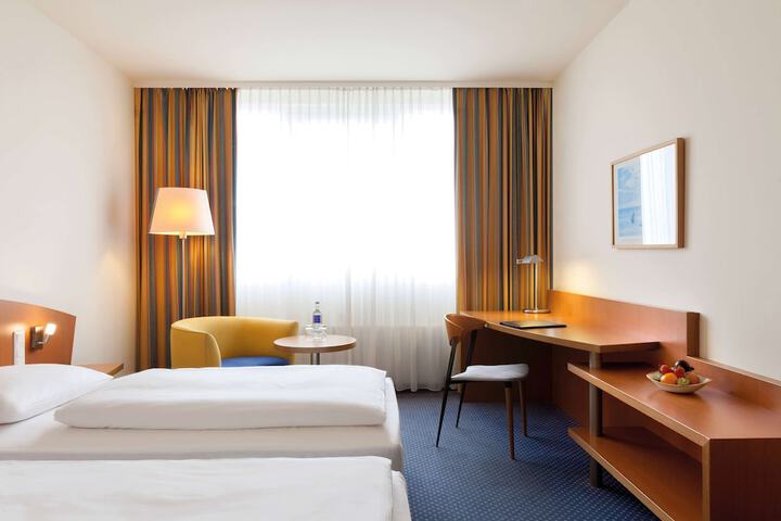 Room 14 of 42
