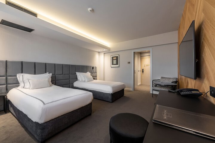 Room 13 of 64