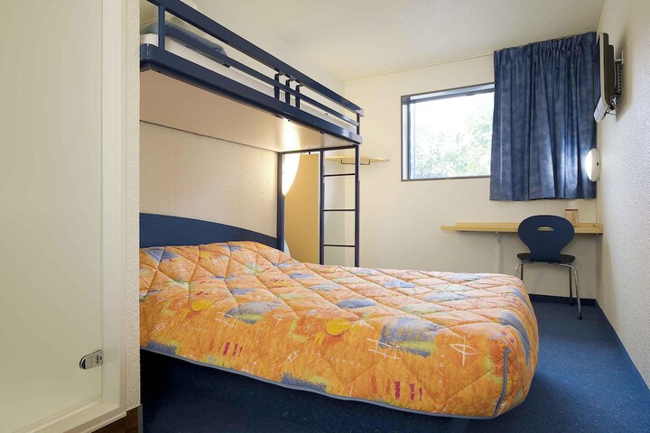 Room 9 of 39