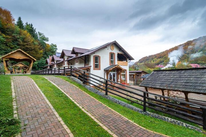 Pensiunea Popas Pop Strambu-Baiut, Maramures