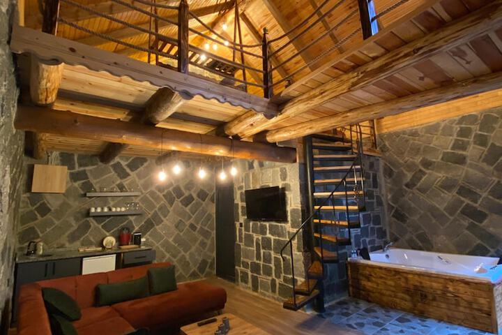 Room 6 of 14