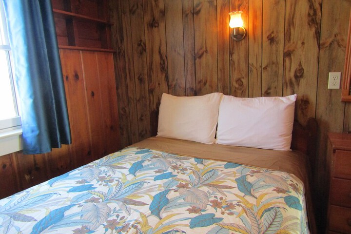 Room 24 of 219