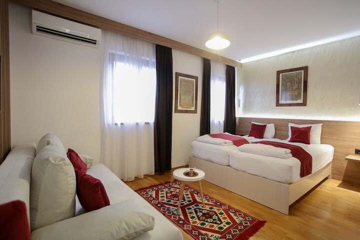 Room 9 of 70