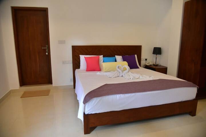 Room 4 of 62