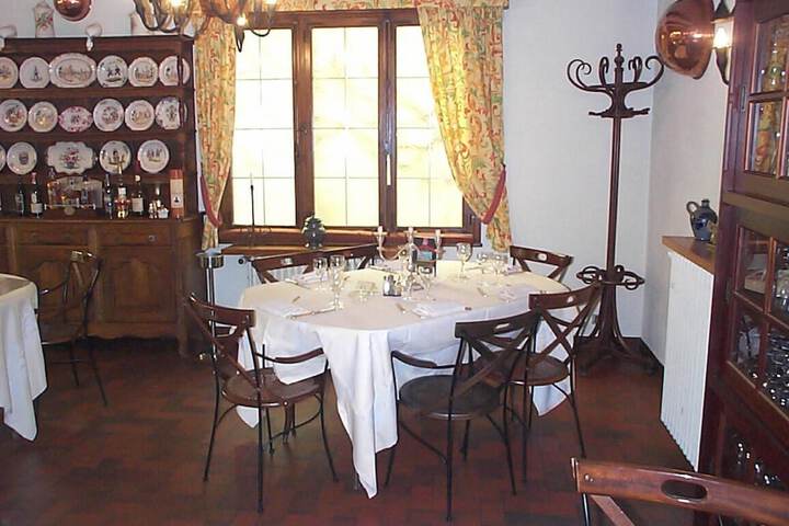 Dining 37 of 60