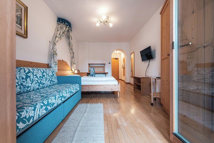 Room 9 of 59