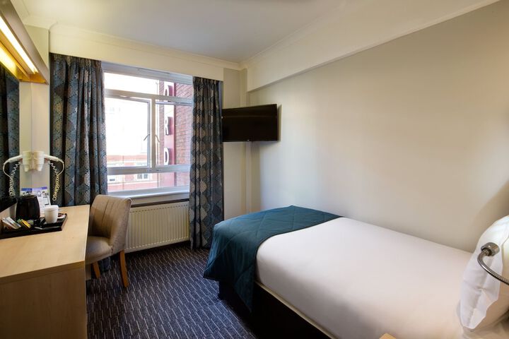 Room 12 of 89
